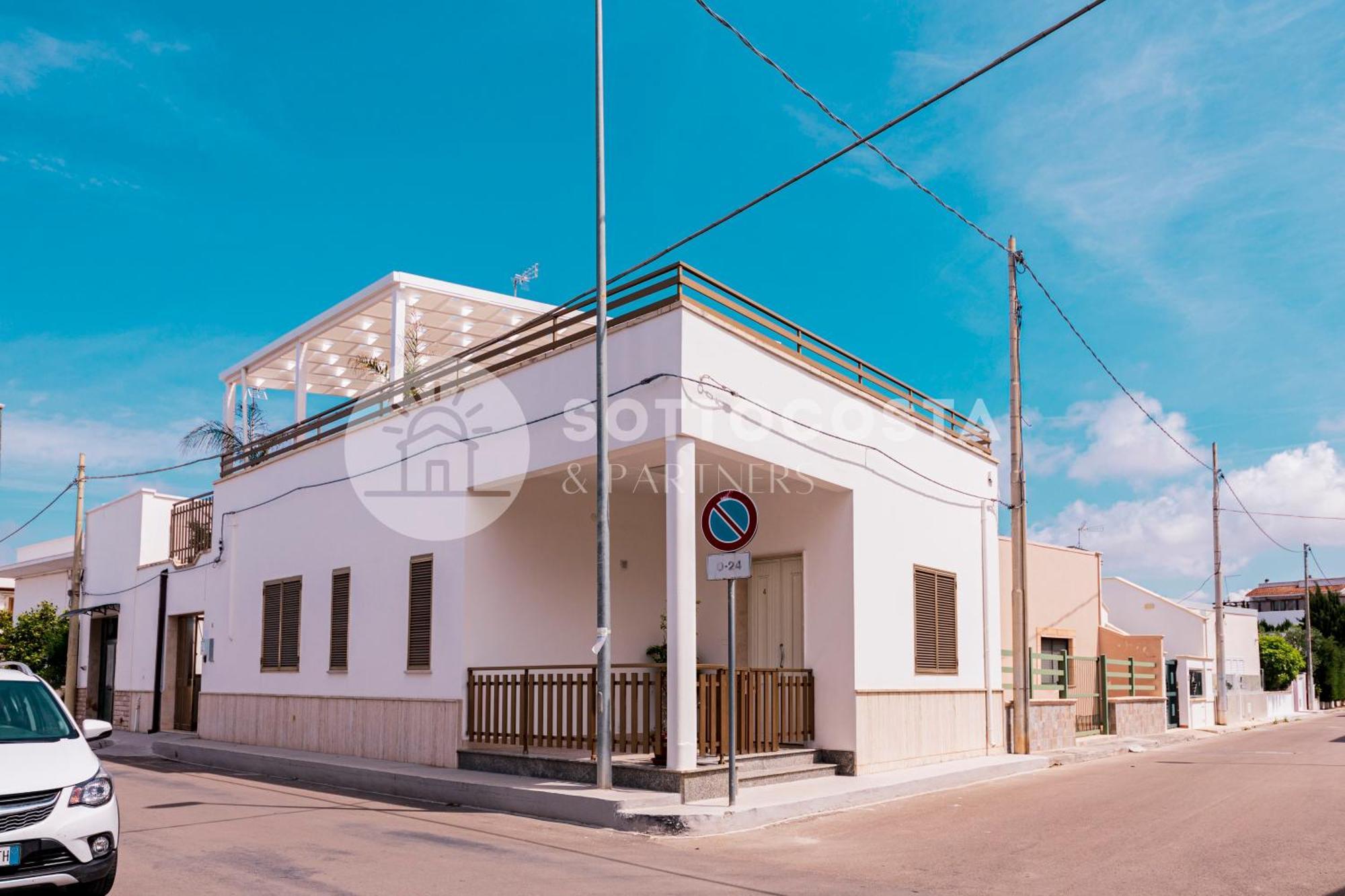 Отель Lory'S House Порто-Чезарео Экстерьер фото